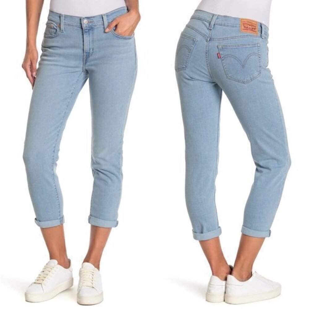 Levi's Light Wash Mid Rise Boyfriend Jeans Size 30
